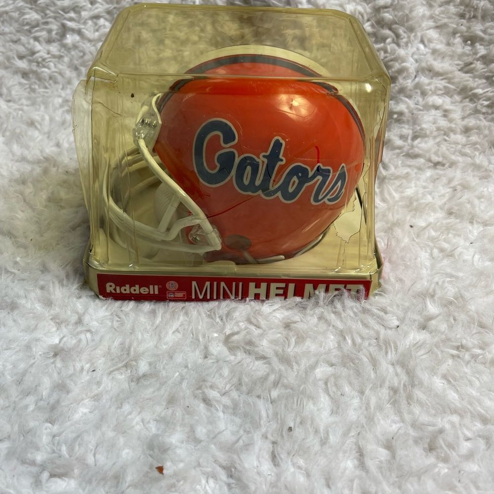 New In Box FLORIDA GATORS - Riddell Mini Football Helmet . - Picture 4 of 9